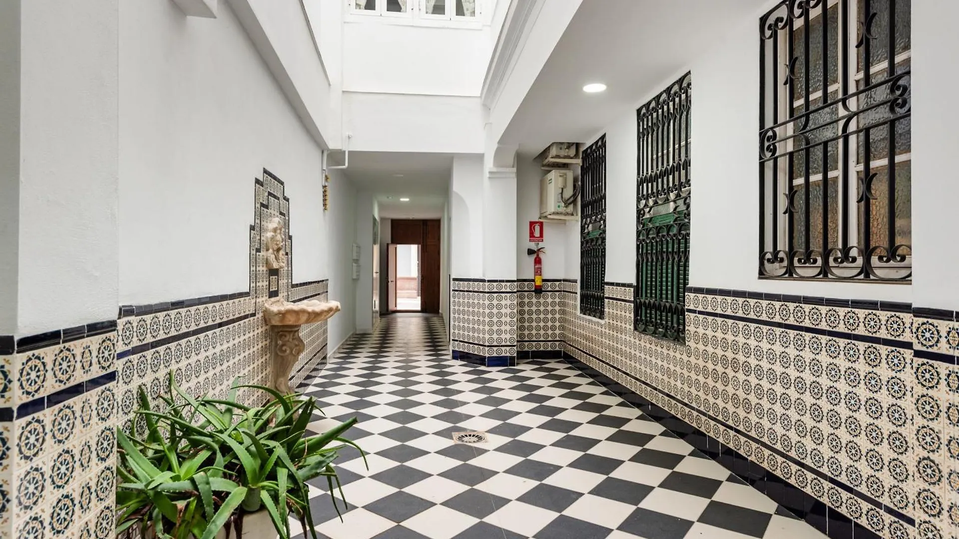 Apto Luminoso Frente Al Teatro Cervantes -1 Màlaga Apartmán