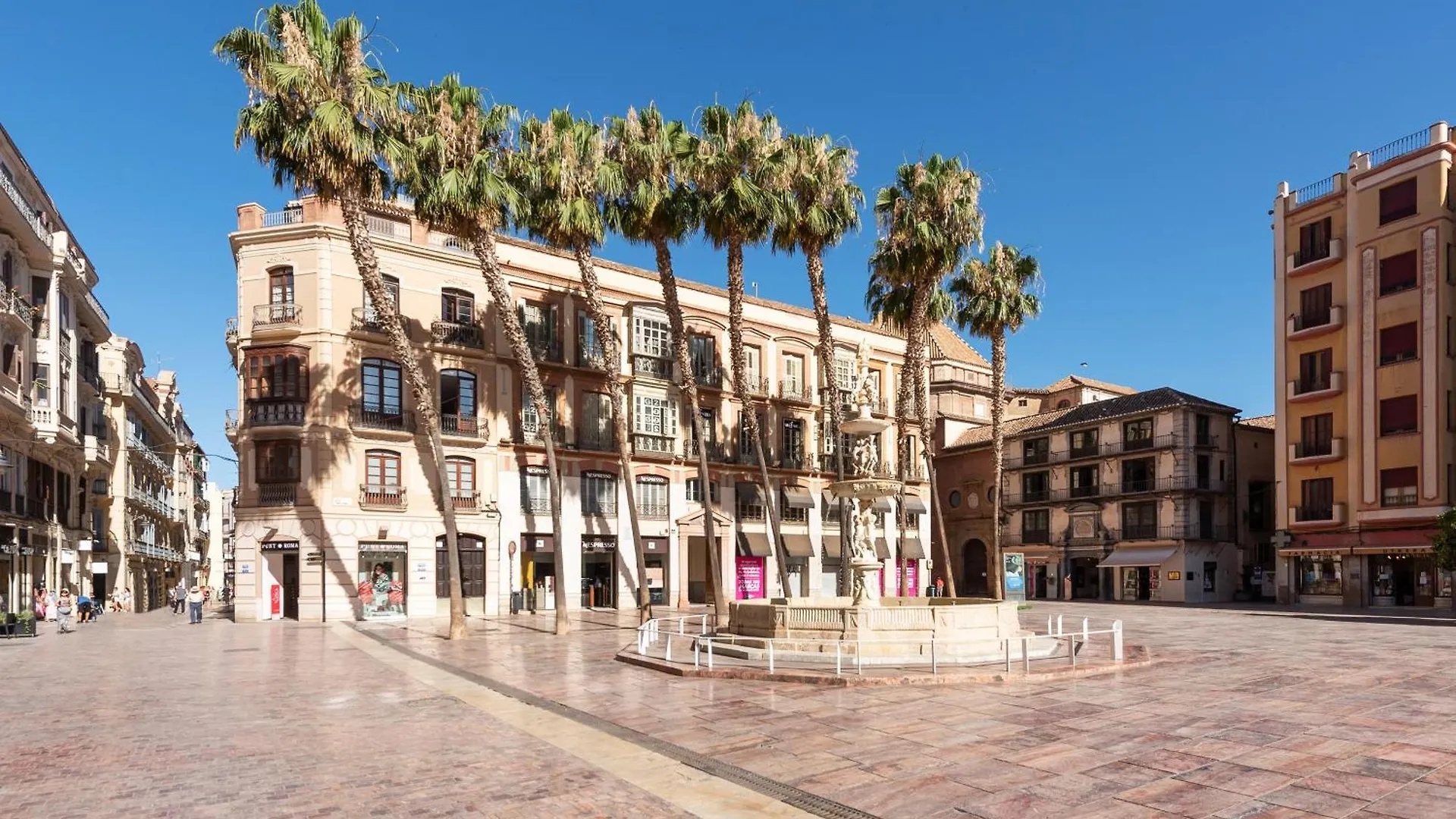 Apto Luminoso Frente Al Teatro Cervantes -1 Màlaga